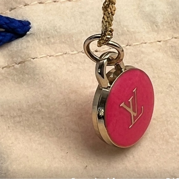 Authentic Luxury Charm (LV)-Gold/Pink 0.75"-.050”
LV both sided, unbranded Chain - Picture 9 of 13